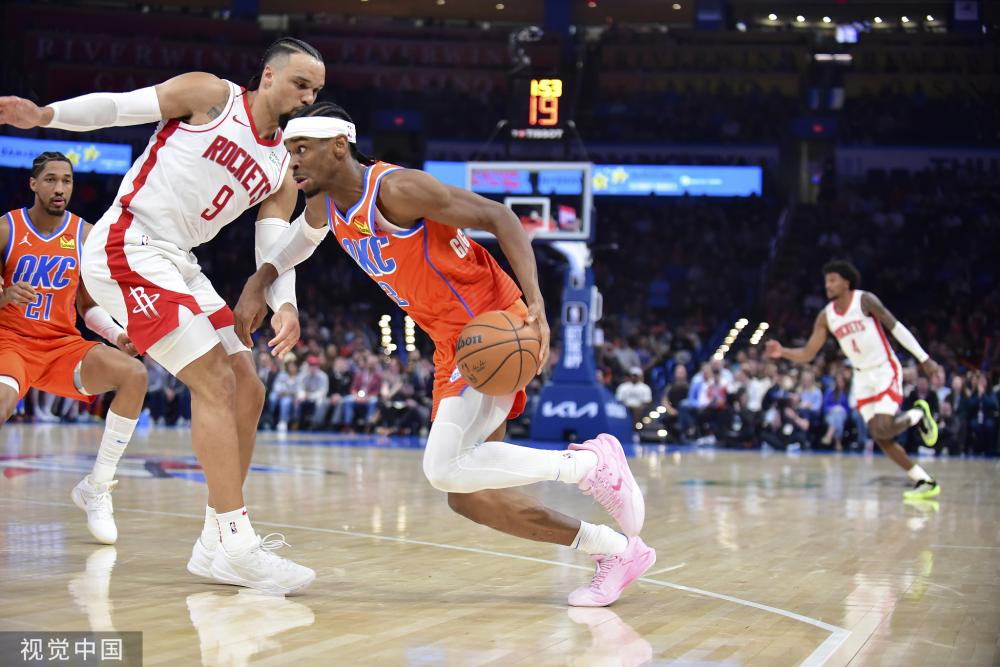 崭露头角的 崭露头角的