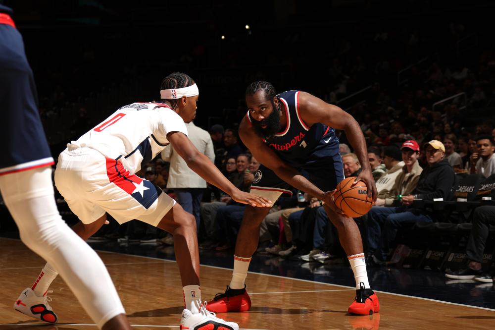 在夜店门口 在夜店门口