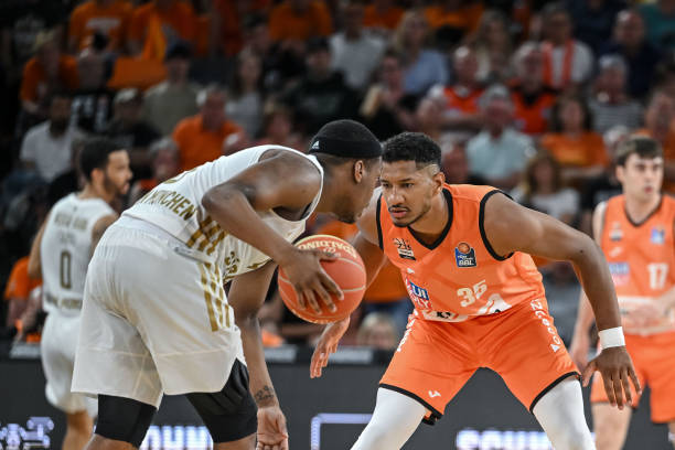 在关键比赛 在关键比赛